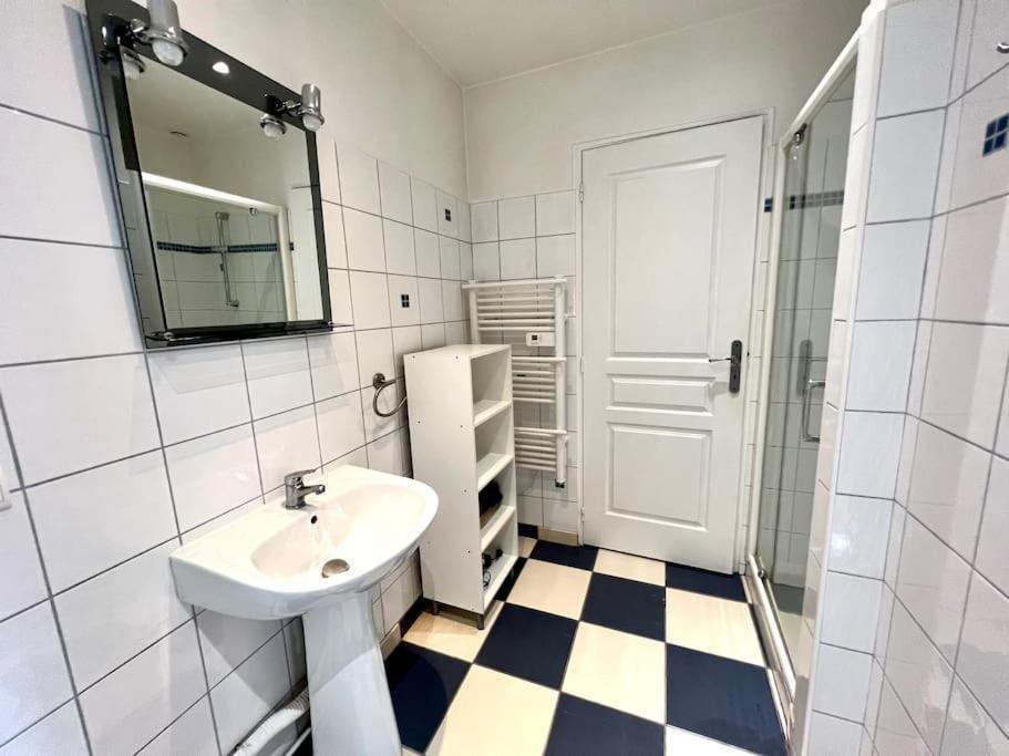 Joli Appartement En Centre Ville Bagnères-de-Bigorre Esterno foto