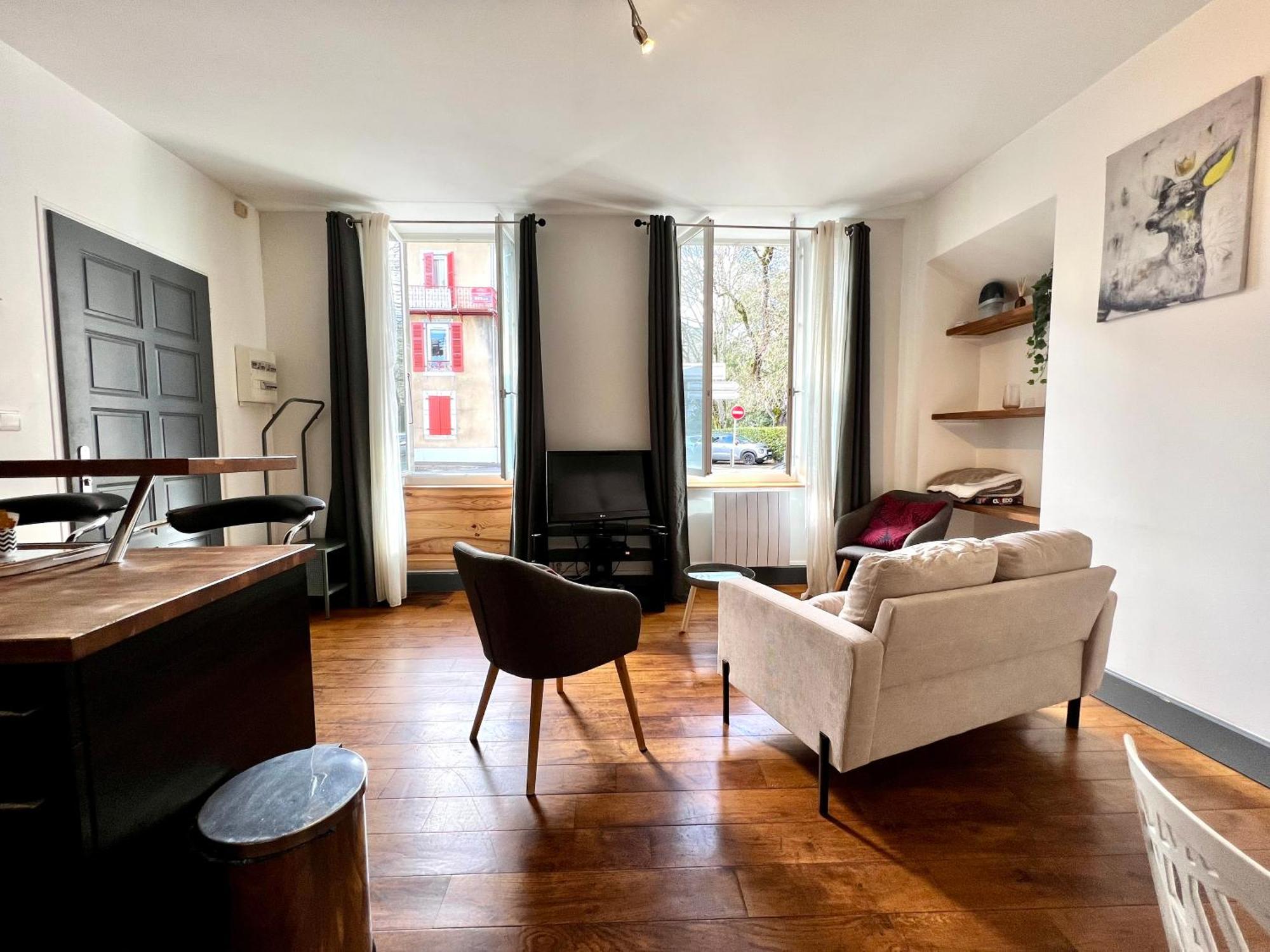 Joli Appartement En Centre Ville Bagnères-de-Bigorre Esterno foto