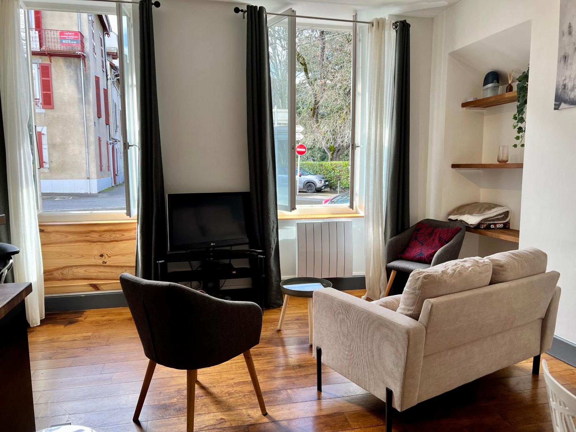Joli Appartement En Centre Ville Bagnères-de-Bigorre Esterno foto