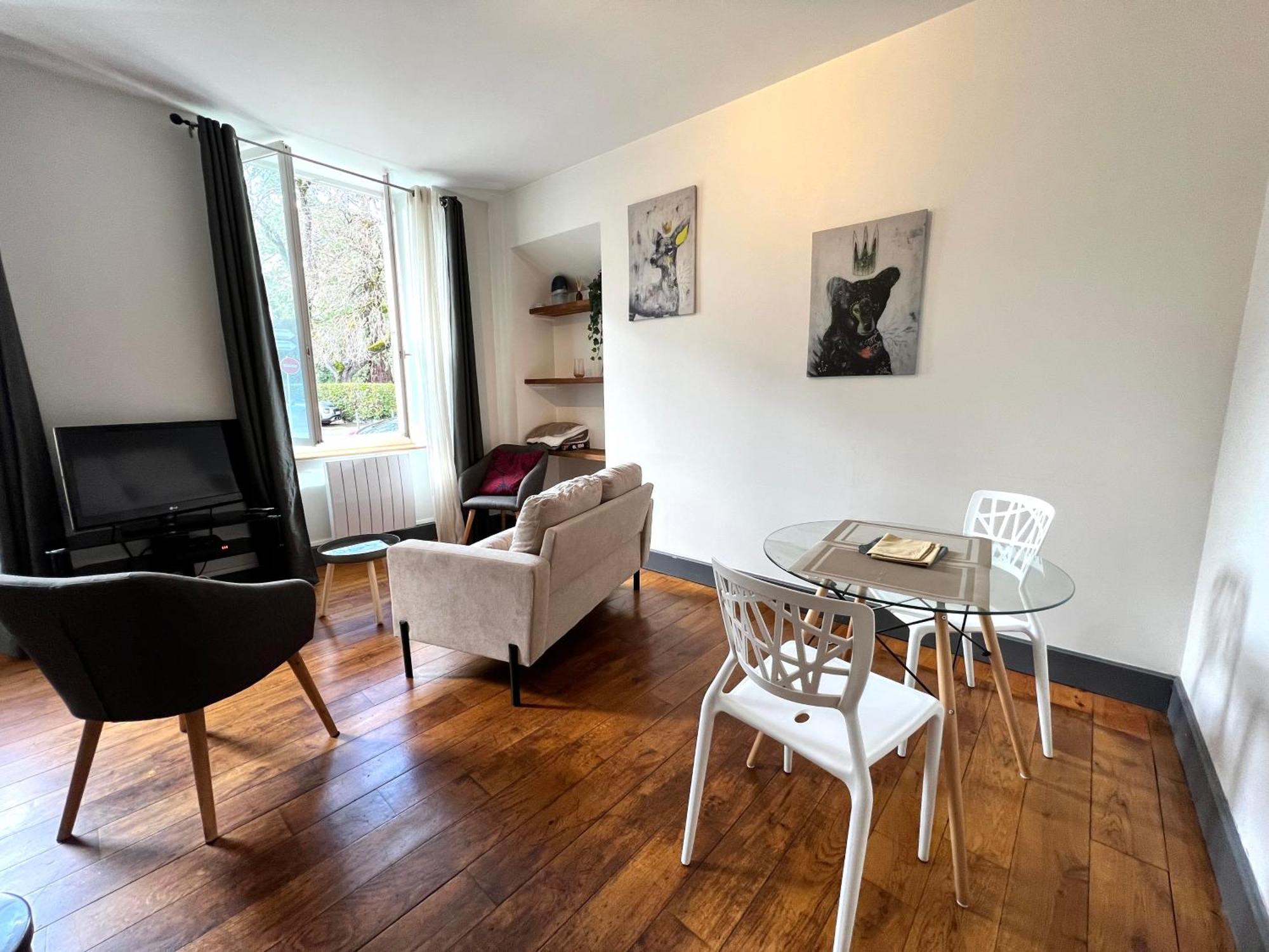 Joli Appartement En Centre Ville Bagnères-de-Bigorre Esterno foto