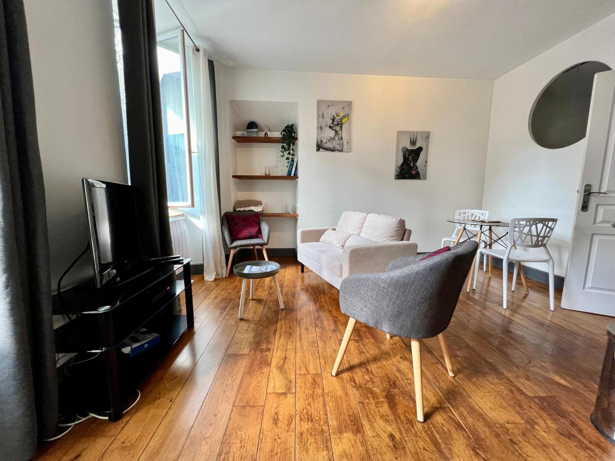Joli Appartement En Centre Ville Bagnères-de-Bigorre Esterno foto